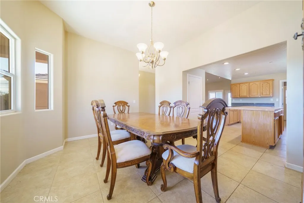 5378 Bellflower Street, Oak Hills, California 92344 home-pic-21