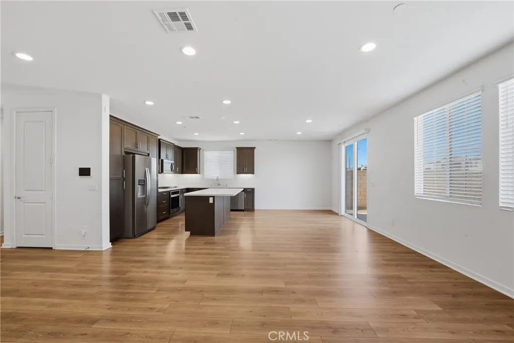 28368 Harvest Gold Court, Menifee, California 92584 home-pic-3