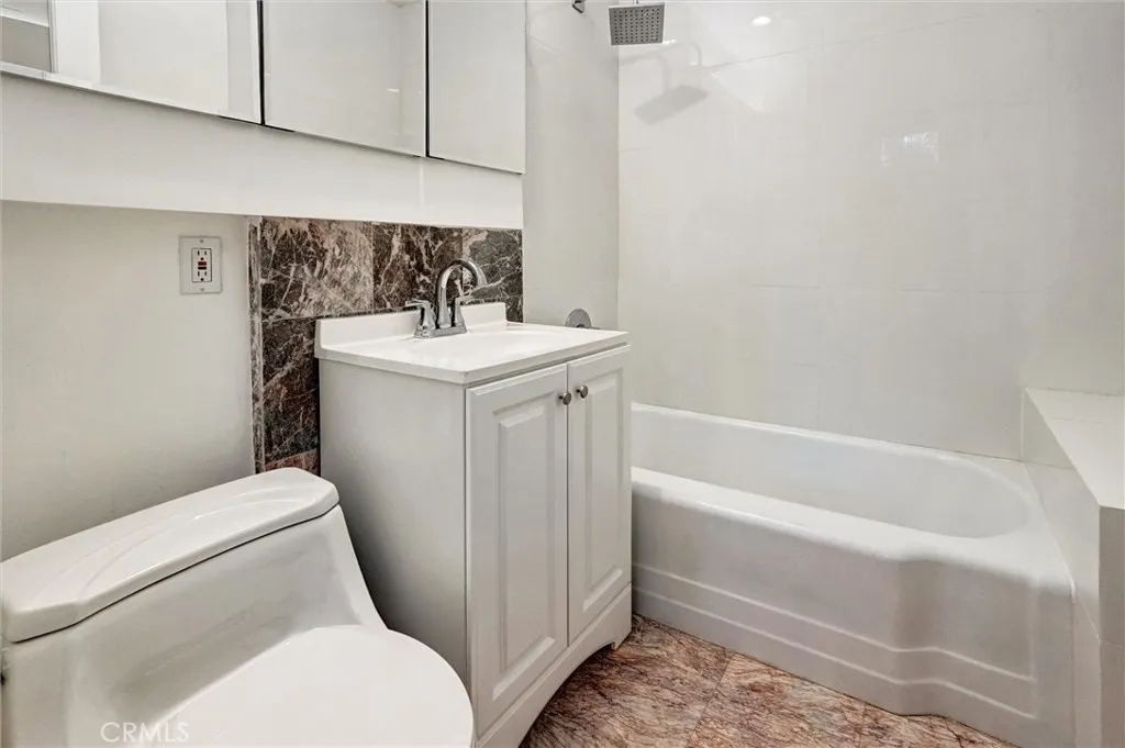 22037 Ybarra, Woodland Hills, California 91364 home-pic-19