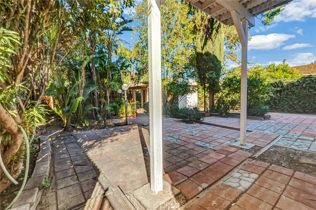 22037 Ybarra, Woodland Hills, California 91364 home-pic-29