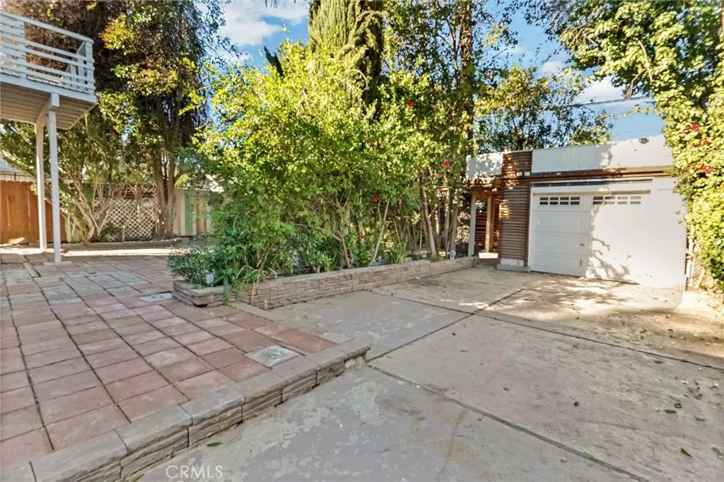 22037 Ybarra, Woodland Hills, California 91364 home-pic-30
