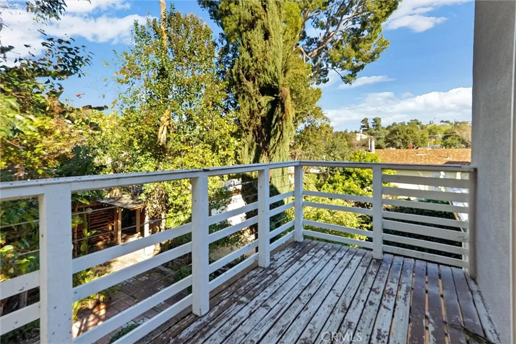 22037 Ybarra, Woodland Hills, California 91364 home-pic-28