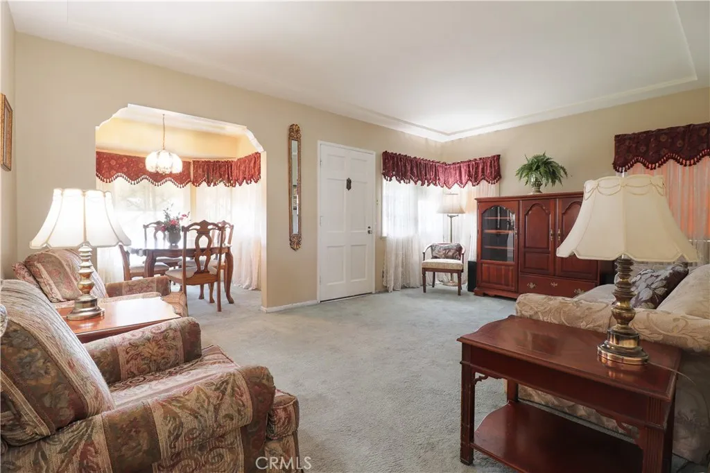 6647 Hereford Drive, East Los Angeles, California 90022 home-pic-1