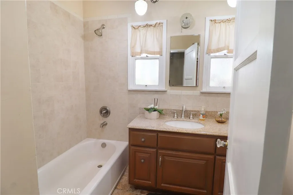 6647 Hereford Drive, East Los Angeles, California 90022 home-pic-10
