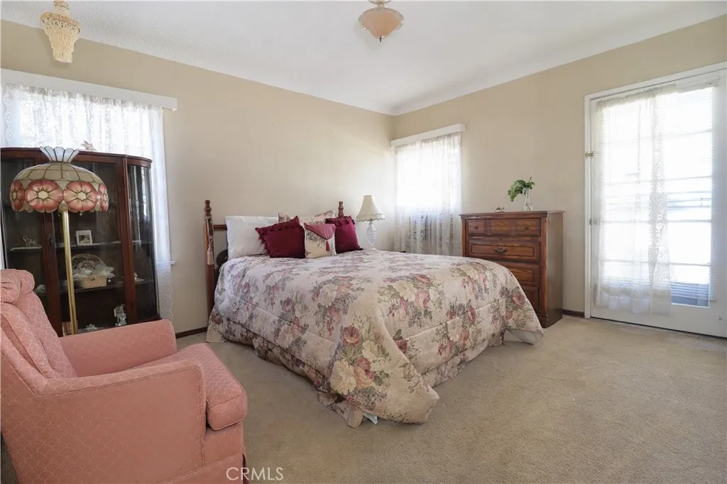 6647 Hereford Drive, East Los Angeles, California 90022 home-pic-8