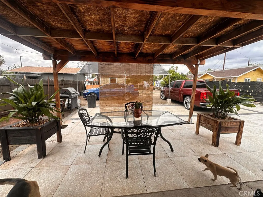 950 N Mountain View, San Bernardino, California 92410 home-pic-4