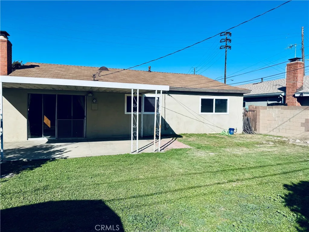 1866 E 213th, Carson, California 90745 home-pic-17