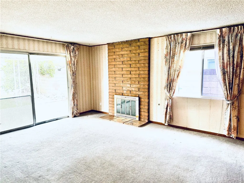 1866 E 213th, Carson, California 90745 home-pic-7