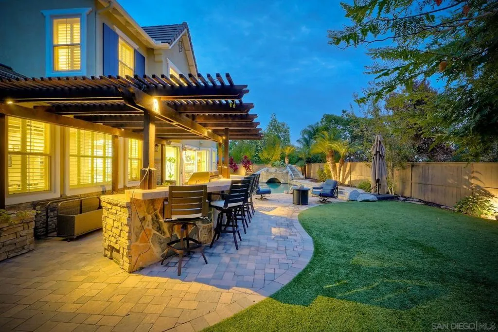 7327 Circulo Papayo, Carlsbad, California 92009 home-pic-6