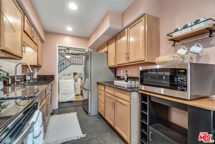 8121 Canby Avenue 4, Reseda, California 91335