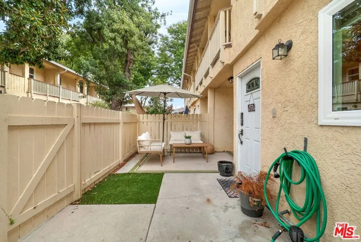 8121 Canby Avenue 4, Reseda, California 91335