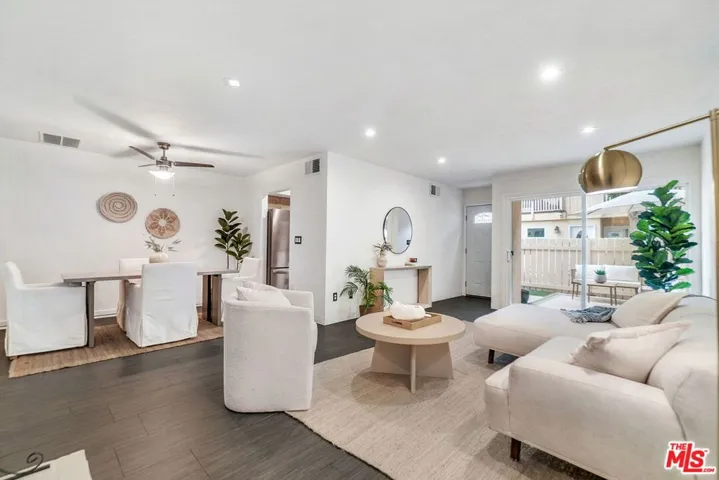 8121 Canby Avenue 4, Reseda, California 91335