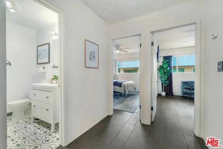 8121 Canby Avenue 4, Reseda, California 91335