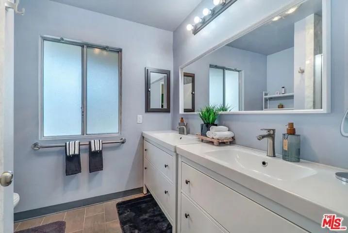 8121 Canby Avenue 4, Reseda, California 91335