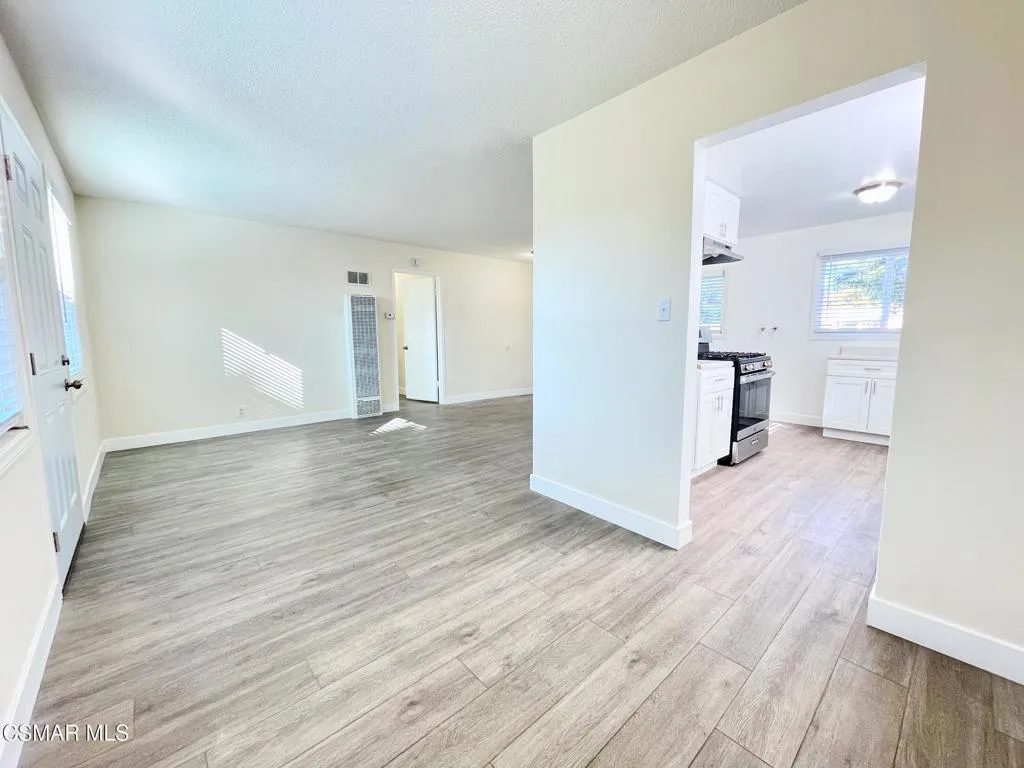 2057 Magnolia Street, Simi Valley, California 93065 home-pic-7