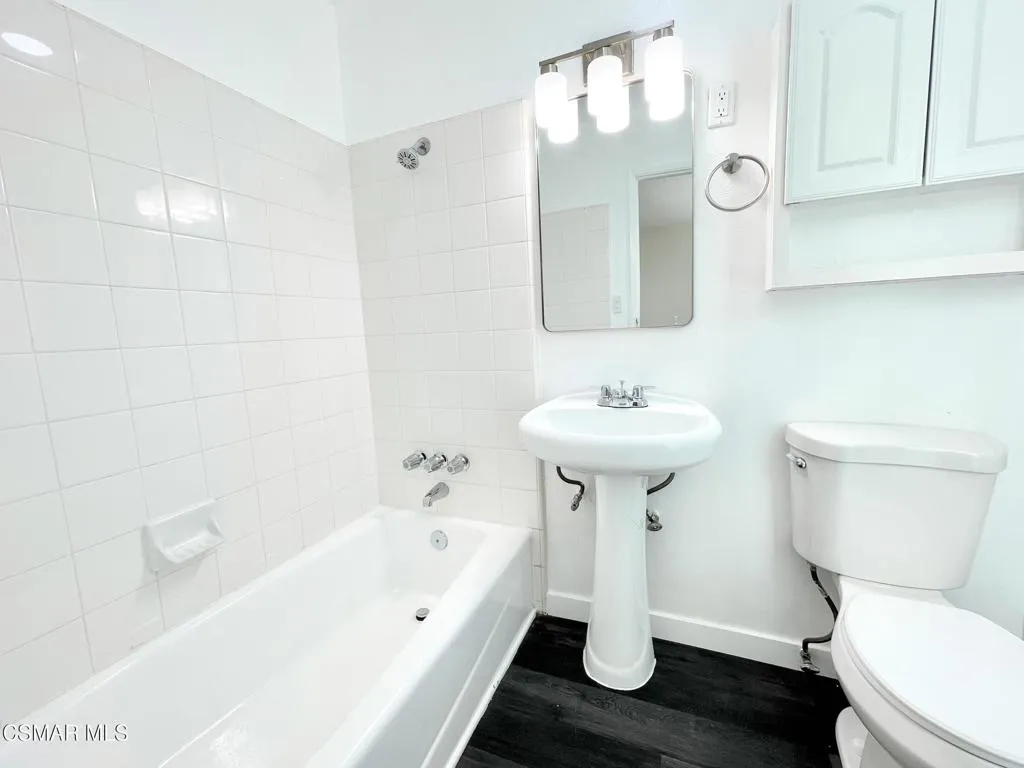 2057 Magnolia Street, Simi Valley, California 93065 home-pic-17