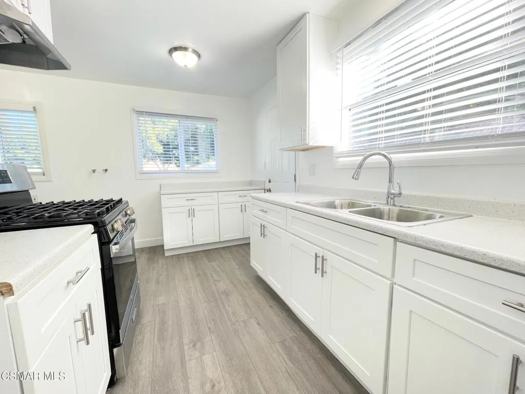 2057 Magnolia Street, Simi Valley, California 93065 home-pic-8