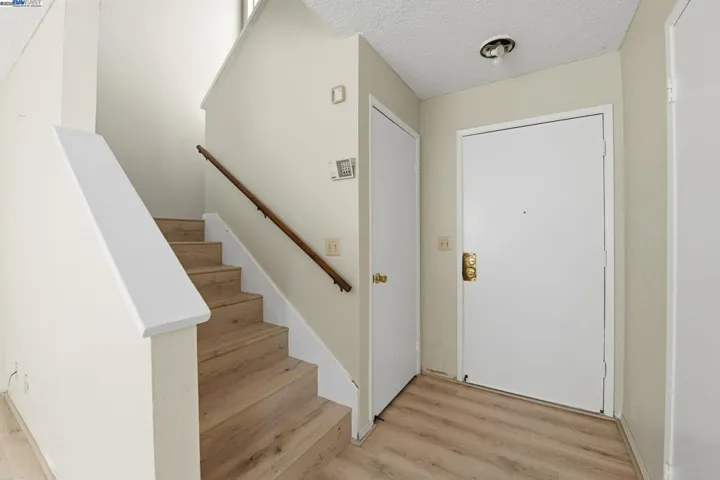 93 Cassia Dr, Hayward, California 94544