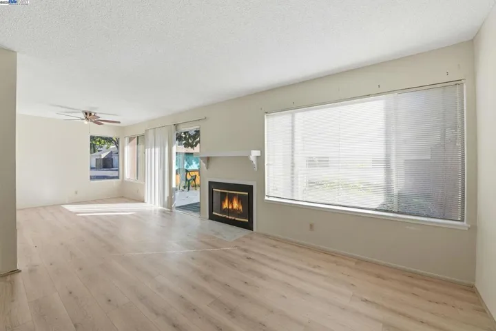 93 Cassia Dr, Hayward, California 94544