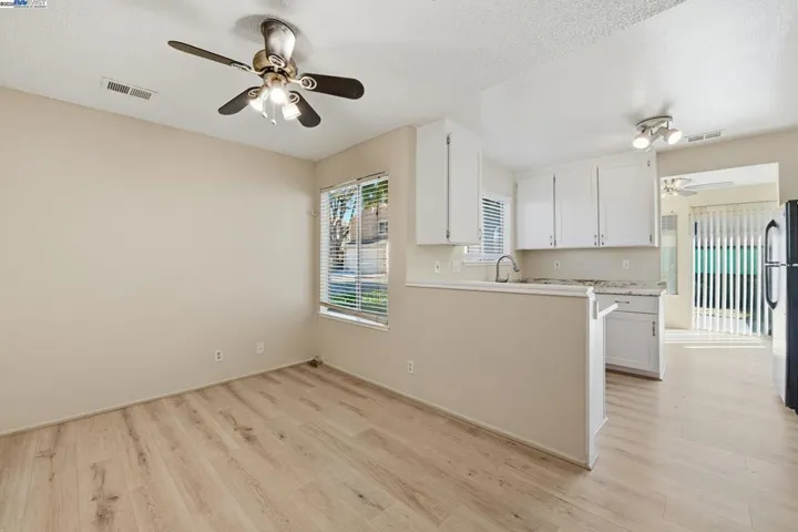 93 Cassia Dr, Hayward, California 94544