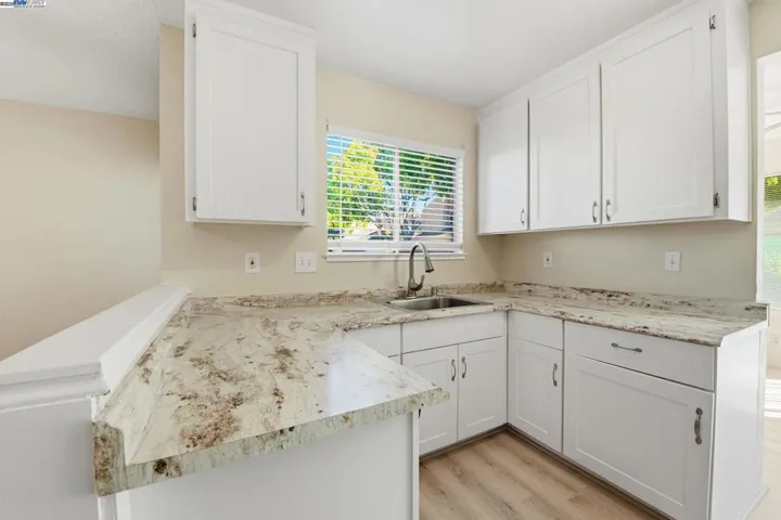 93 Cassia Dr, Hayward, California 94544