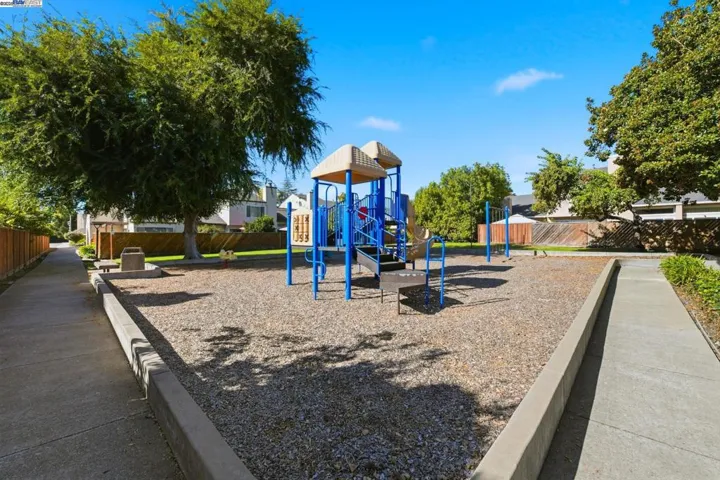 93 Cassia Dr, Hayward, California 94544