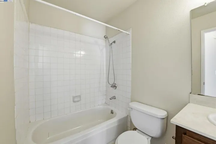 93 Cassia Dr, Hayward, California 94544