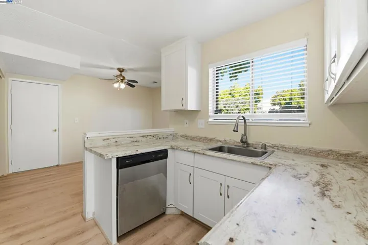 93 Cassia Dr, Hayward, California 94544