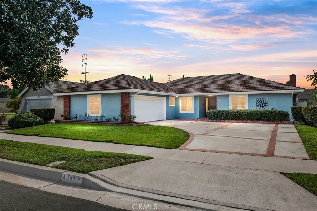 744 E Meadowbrook, Orange, California 92865 home-pic-0