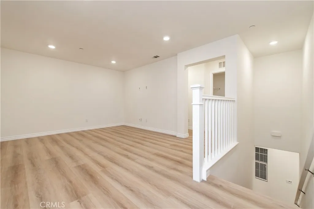 2072 E Sentinel Privado, Ontario, California 91764 home-pic-23