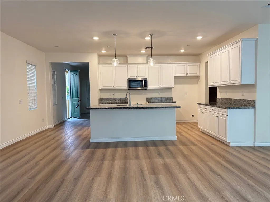 2072 E Sentinel Privado, Ontario, California 91764 home-pic-12