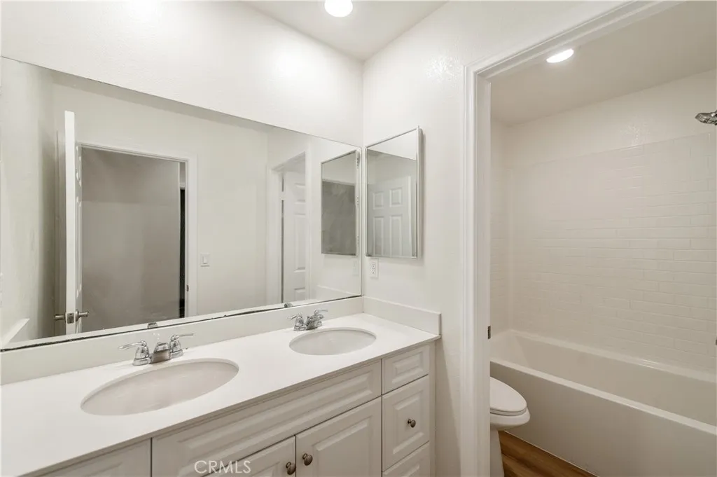 2072 E Sentinel Privado, Ontario, California 91764 home-pic-27