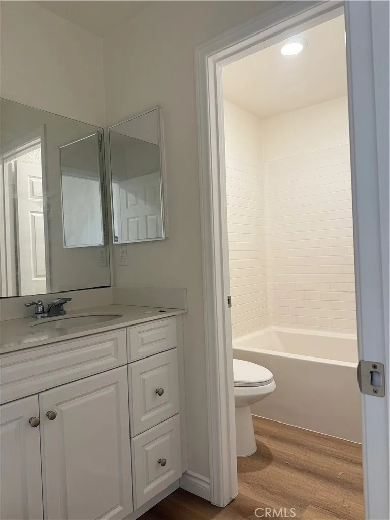 2072 E Sentinel Privado, Ontario, California 91764 home-pic-22