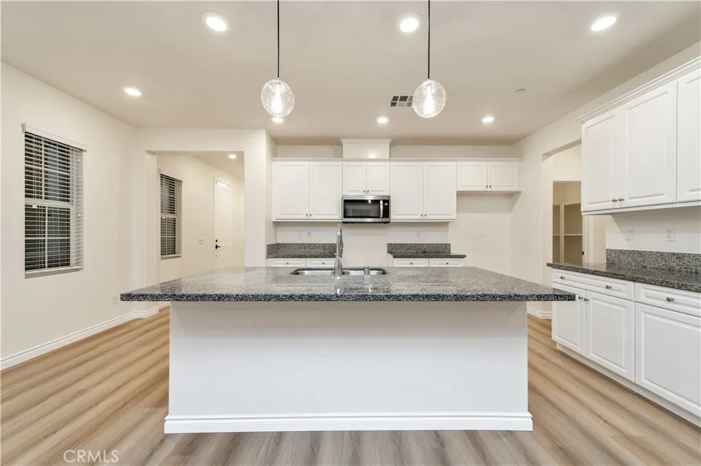 2072 E Sentinel Privado, Ontario, California 91764 home-pic-7