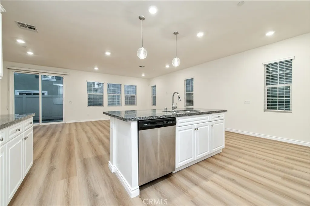 2072 E Sentinel Privado, Ontario, California 91764 home-pic-9