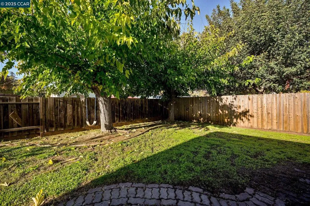 5506 Alaska Dr, Concord, California 94521 home-pic-24