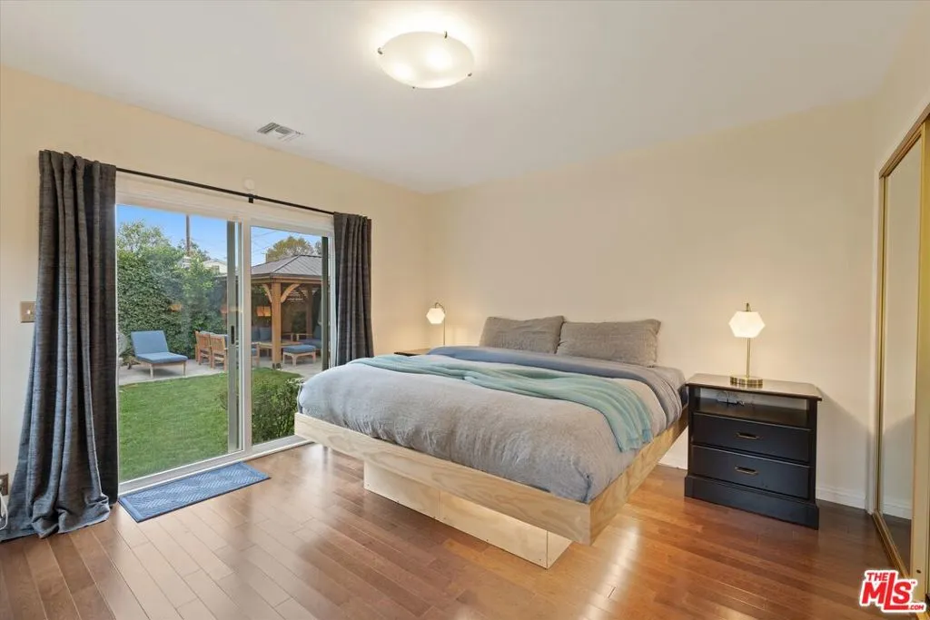 317 S Orchard Drive, Burbank, California 91506 home-pic-20