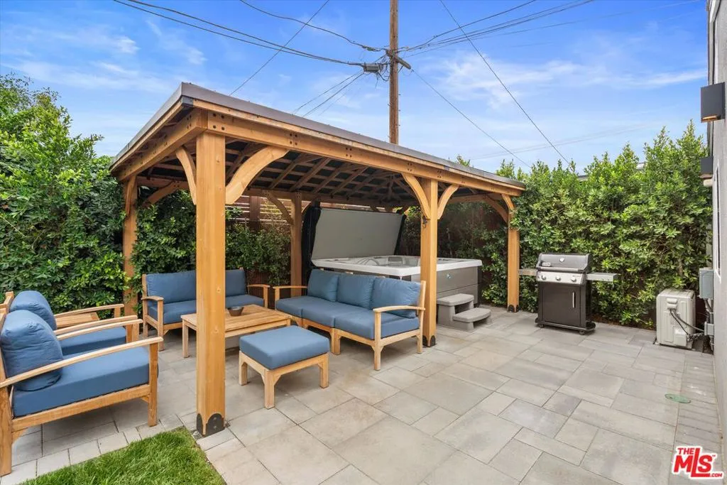 317 S Orchard Drive, Burbank, California 91506 home-pic-28