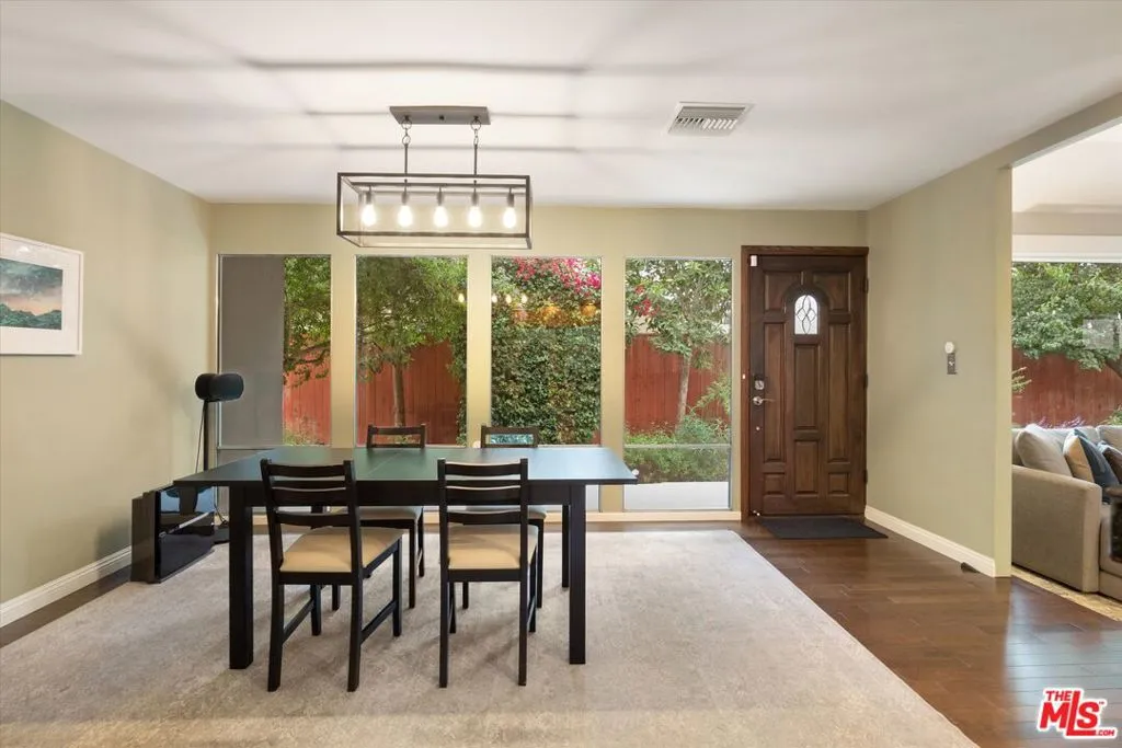 317 S Orchard Drive, Burbank, California 91506 home-pic-4