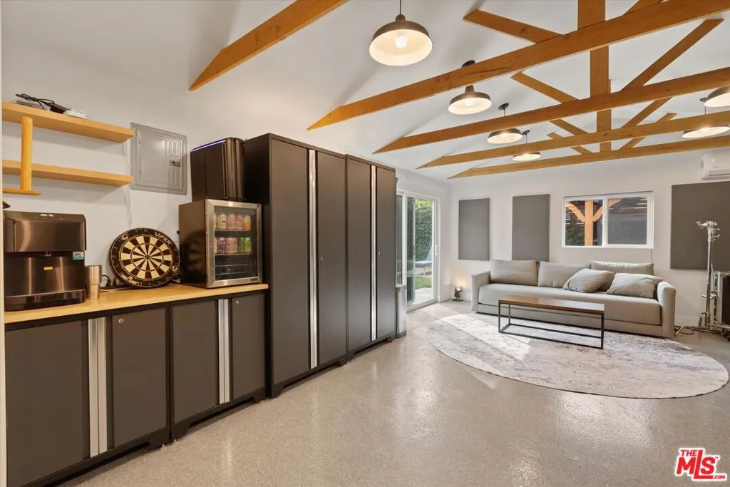 317 S Orchard Drive, Burbank, California 91506 home-pic-33