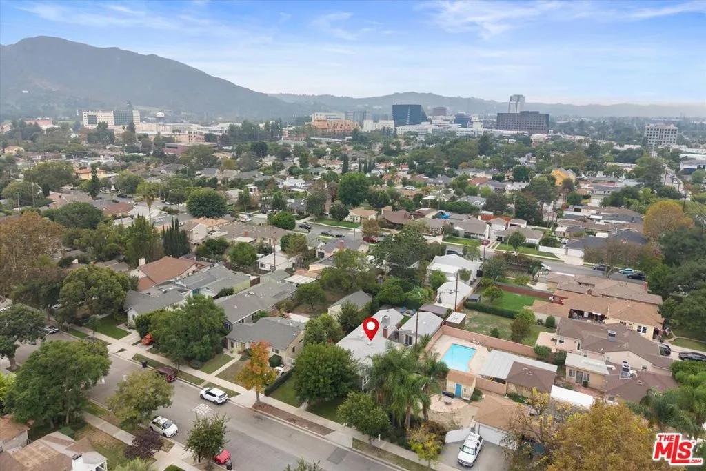 317 S Orchard Drive, Burbank, California 91506 home-pic-34