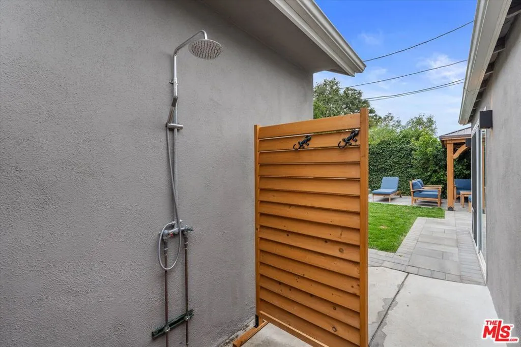 317 S Orchard Drive, Burbank, California 91506 home-pic-31