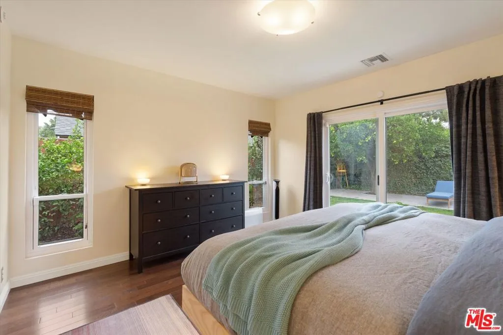317 S Orchard Drive, Burbank, California 91506 home-pic-21