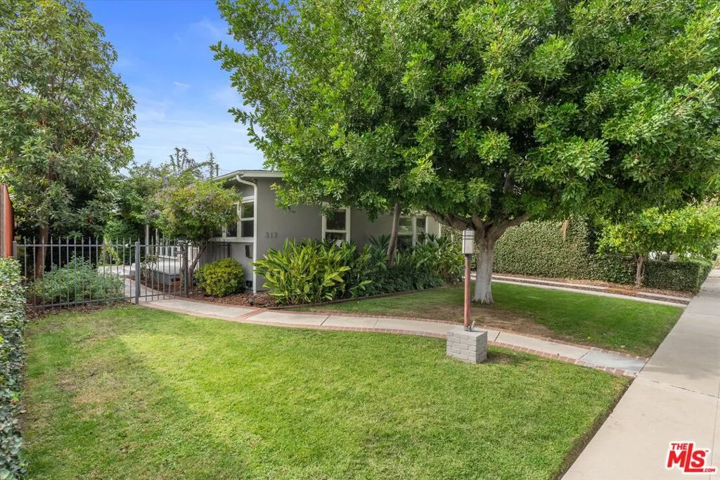 317 S Orchard Drive, Burbank, California 91506 home-pic-2