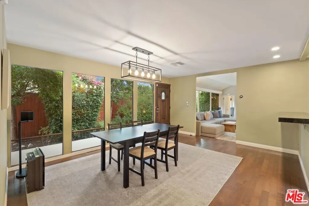 317 S Orchard Drive, Burbank, California 91506 home-pic-5