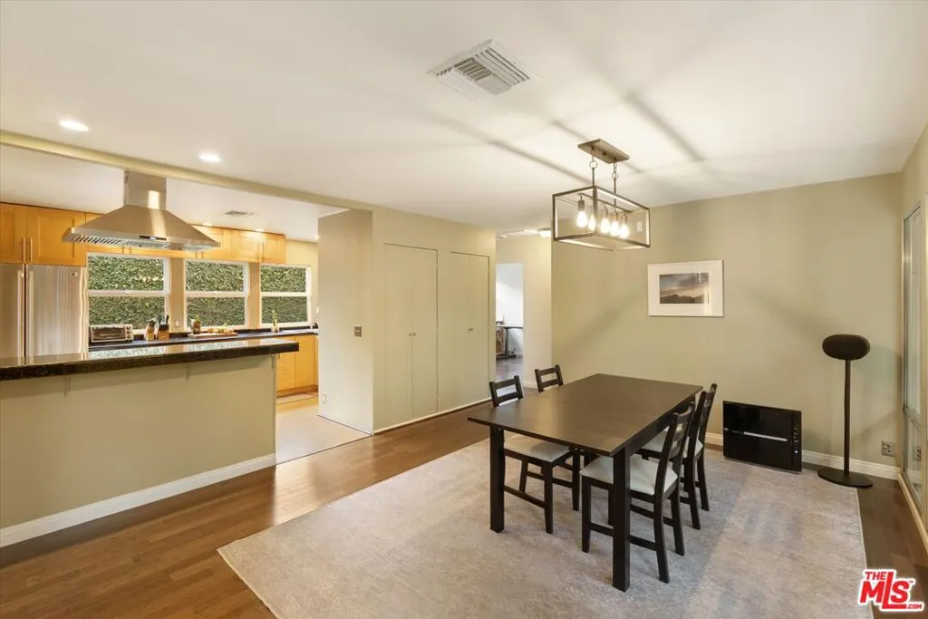 317 S Orchard Drive, Burbank, California 91506 home-pic-6