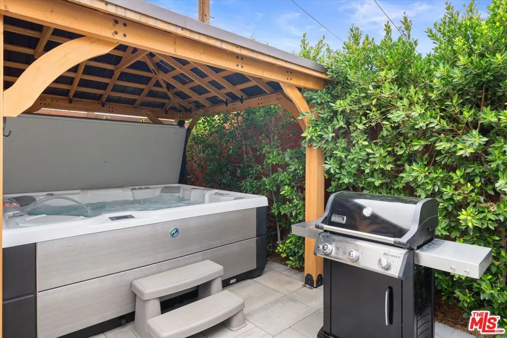 317 S Orchard Drive, Burbank, California 91506 home-pic-29