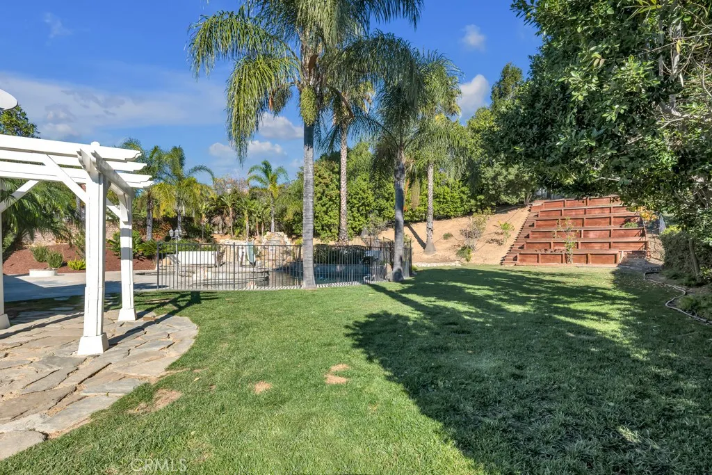 5853 Spirit Lake Court, Simi Valley, California 93063 home-pic-21