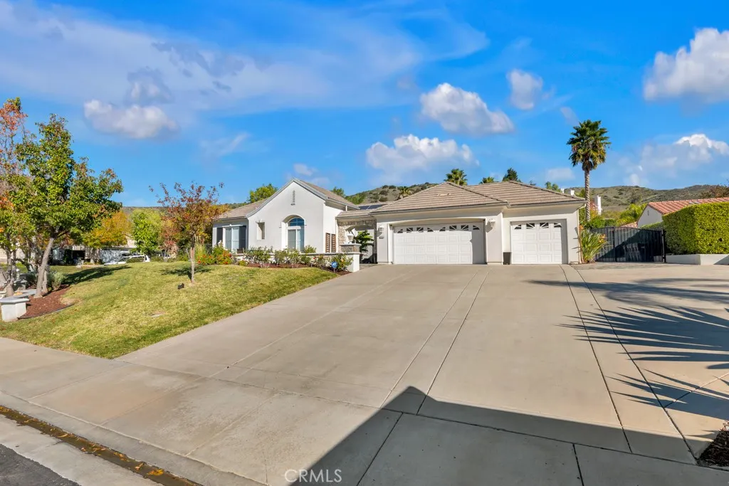 5853 Spirit Lake Court, Simi Valley, California 93063 home-pic-2