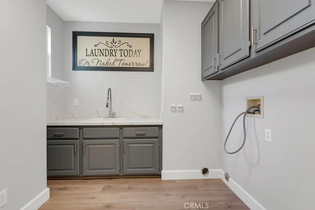 5853 Spirit Lake Court, Simi Valley, California 93063 home-pic-15